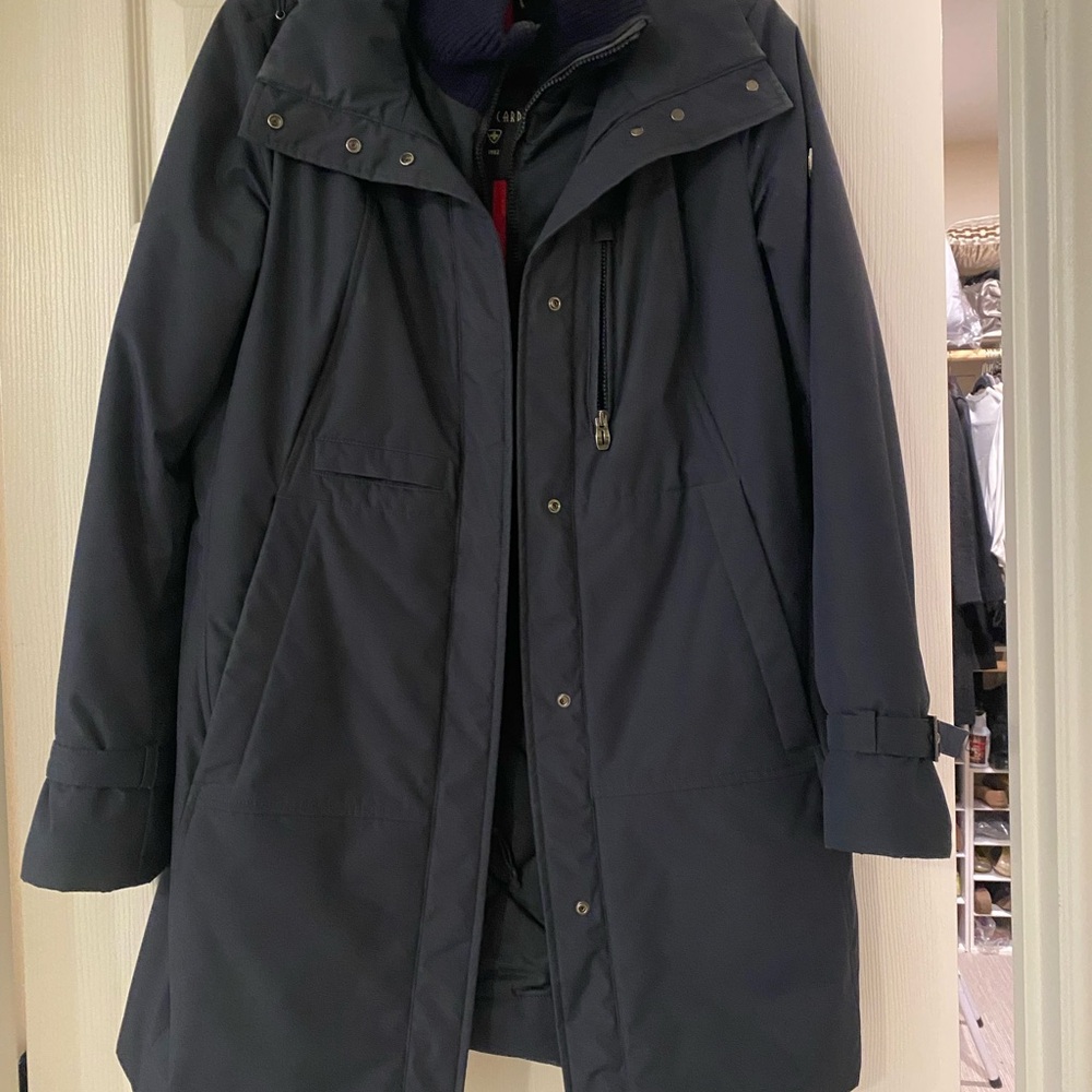 Ski Jacket. Incredible lightweight, soft and so warm. Dk blue. Size 44
